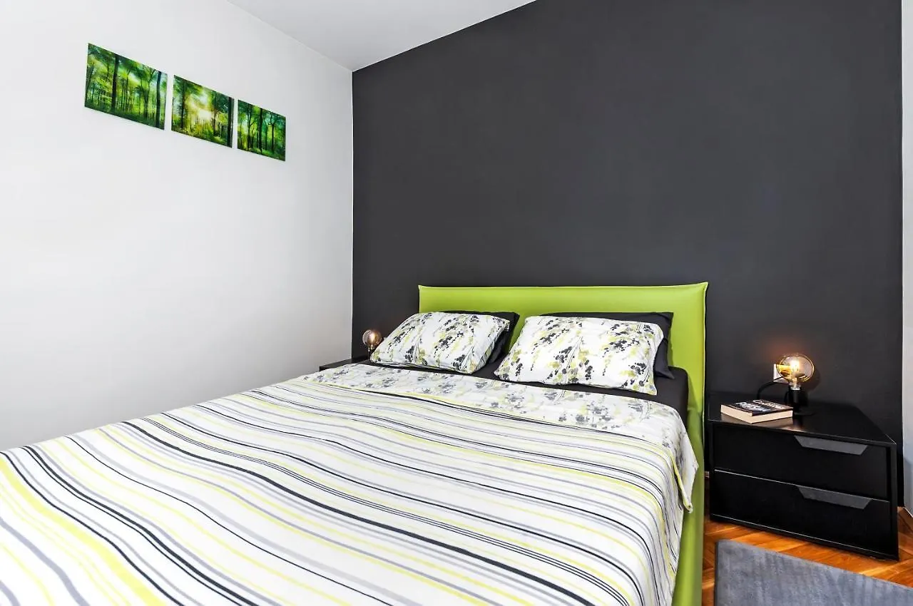 Apartment Cave Rovinj 0*,
