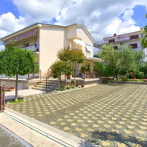 Jele , Malinska Kroatien