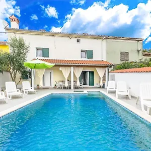 Holiday Olga With Pool &pet Friendly , Pula Kroatien