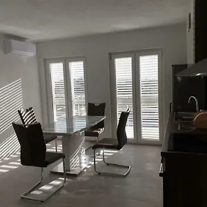 Nella Appartamento Zara